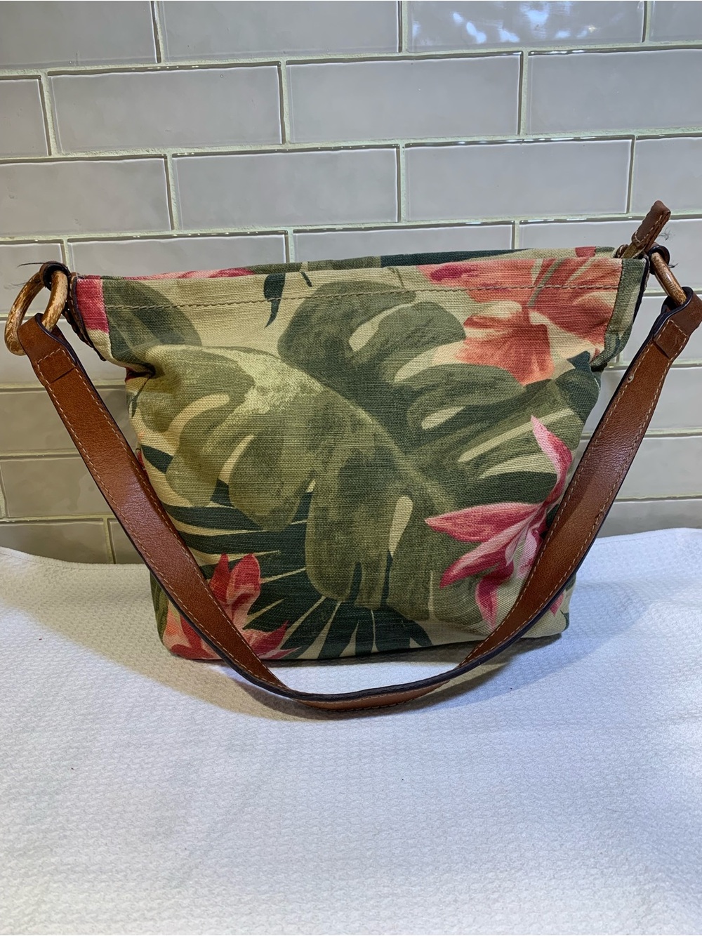 Fossil Vintage Canvas Tropical Floral Hobo Bag